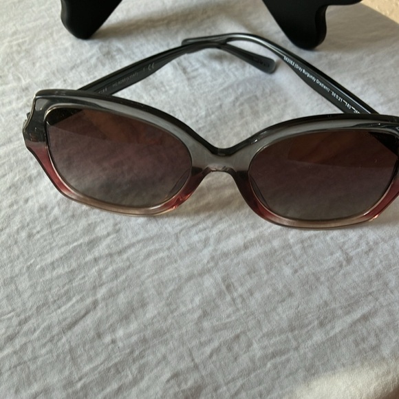 Coach: Gray Horse & Carriage (L1147) Burgundy Gradient Sunglasses with case - Picture 9 of 16